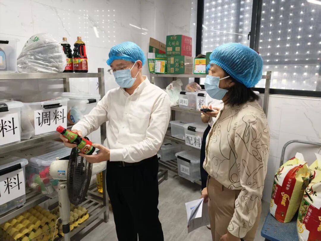 市民政局局长黄荣峰到民政服务机构开展节前安全生产及虫媒传染病防控检查